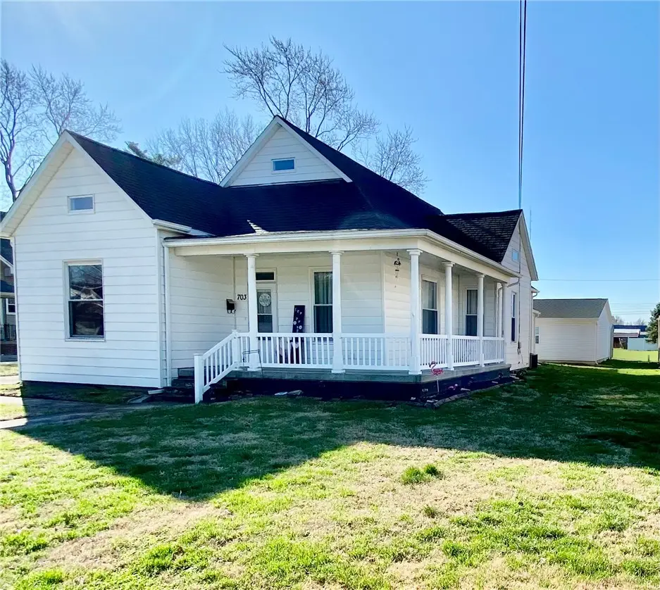 703 E Jefferson Avenue, Effingham, IL 62401 - #1