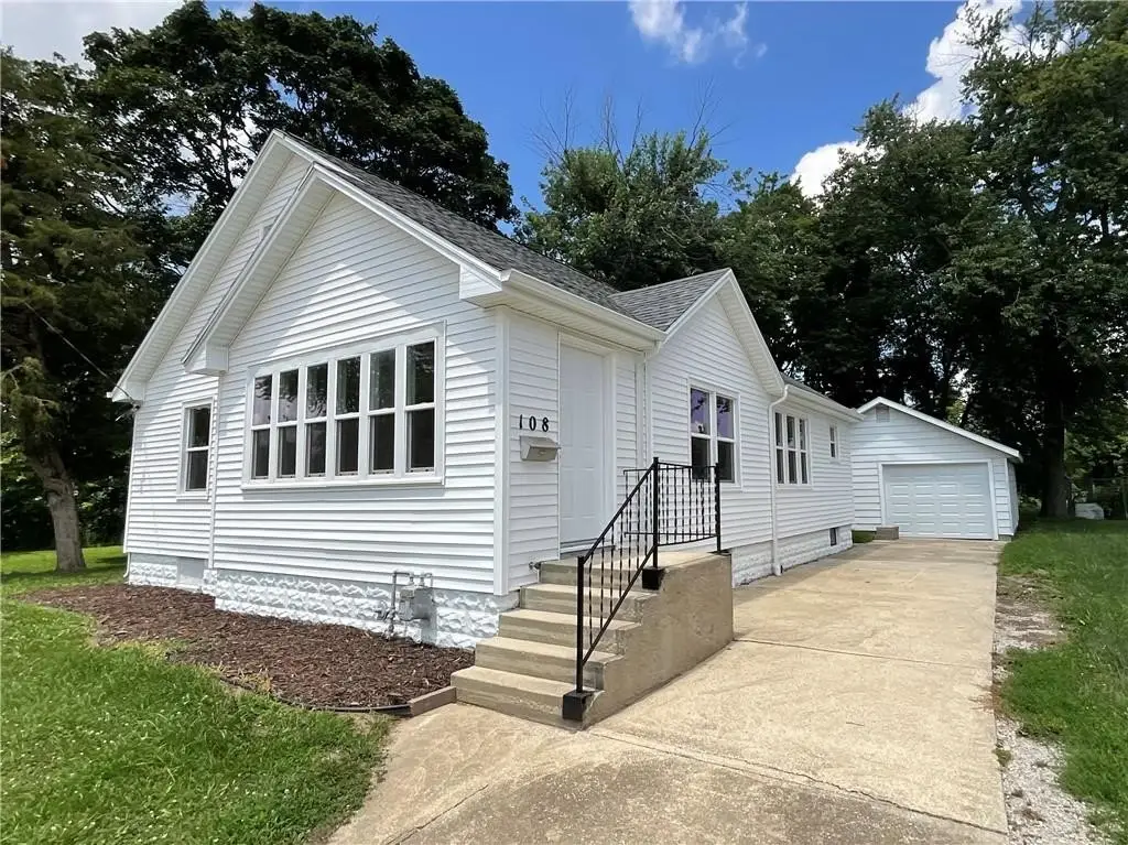 108 W Virginia Avenue, Effingham, IL 62401 - #1