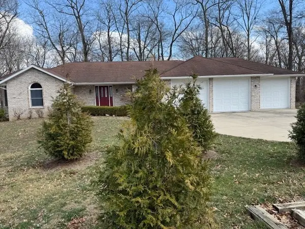 1110 S 2nd Street, Effingham, IL 62401