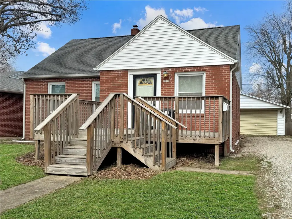 2820 Walnut Avenue, Mattoon, IL 61938 - #1