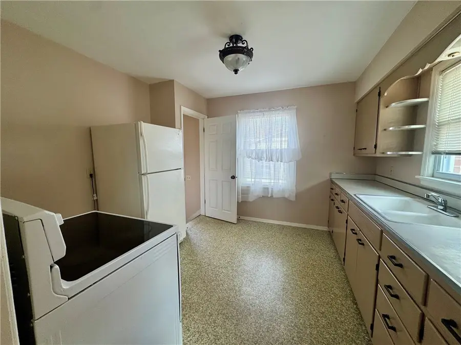 2820 Walnut Avenue, Mattoon, IL 61938 - #3