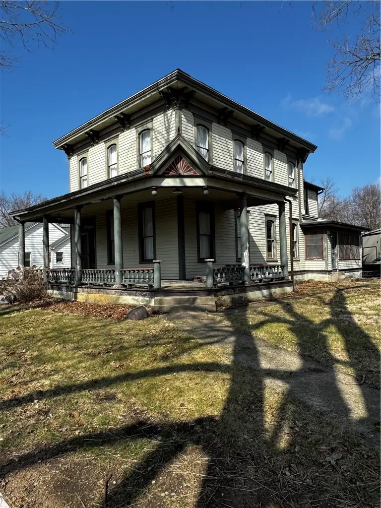 401 W 4th. Street, Delavan, IL 61734 - #1