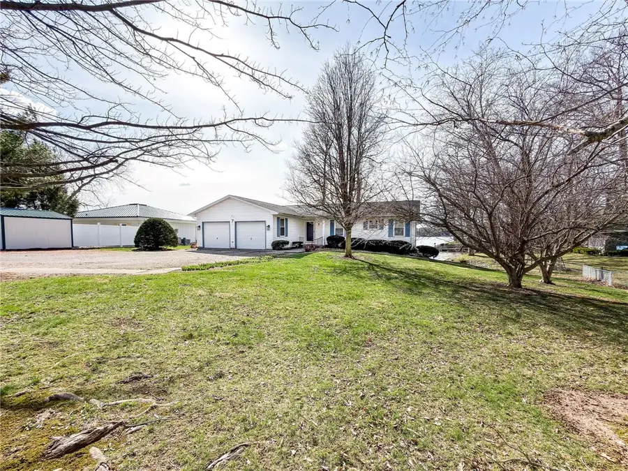 7 Circle Drive, Paris, IL 61944 - #2