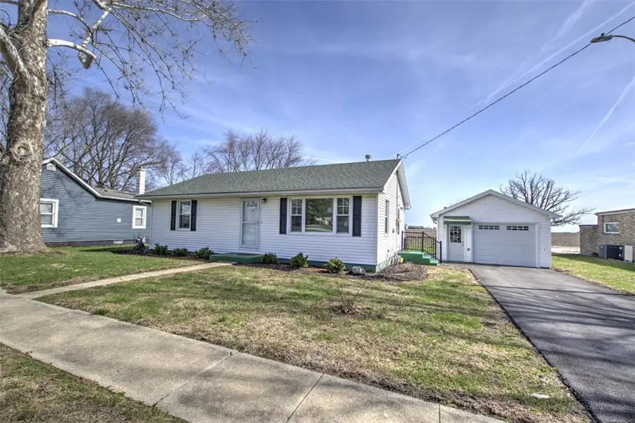 202 S Jackson Street, Cerro Gordo, IL 61818 - #2