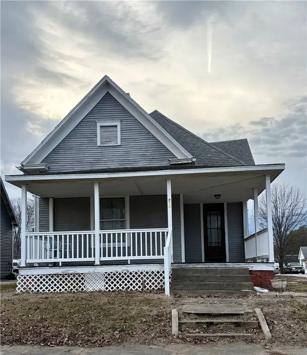 711 Vance Street, Paris, IL 61944