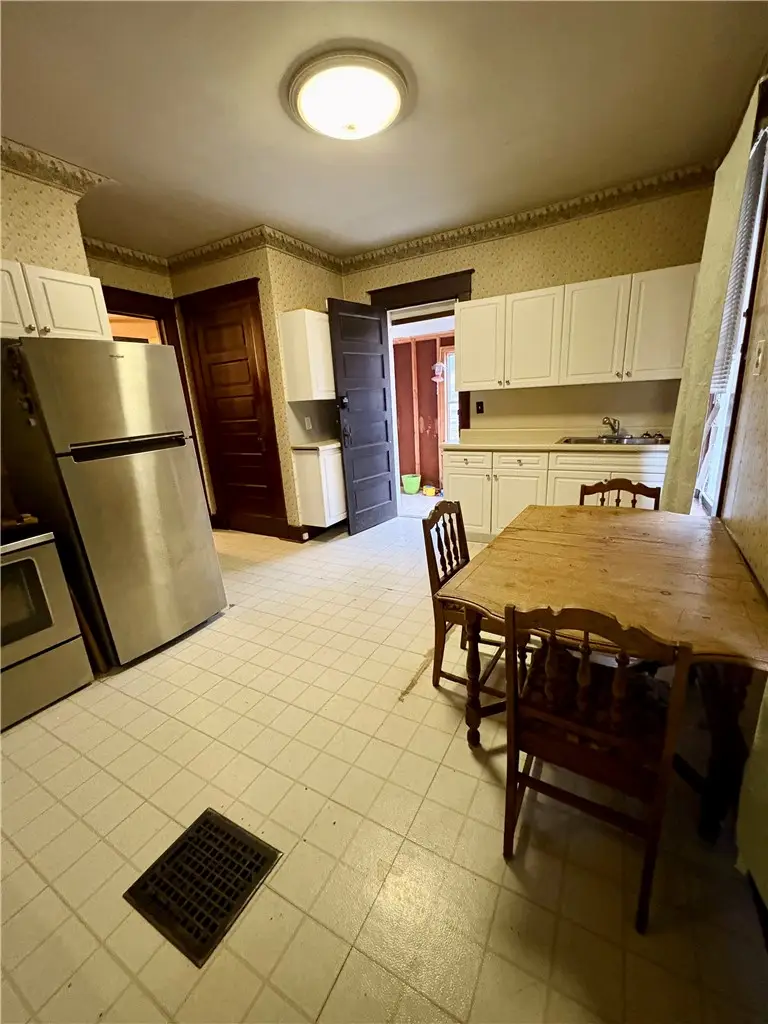 711 Vance Street, Paris, IL 61944 - #3