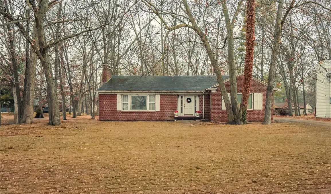 805 N Keller Drive, Effingham, IL 62401 - #1