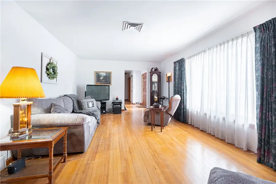 805 N Keller Drive, Effingham, IL 62401 - #3