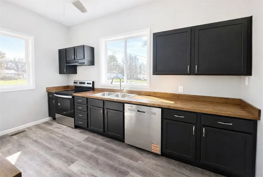 701 N Central Avenue, Paris, IL 61944 - #3