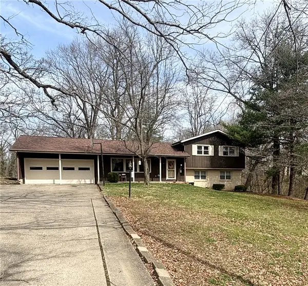 805 Hickory Drive, Newton, IL 62448