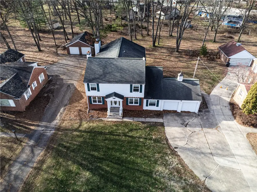 807 N Keller Drive, Effingham, IL 62401 - #2