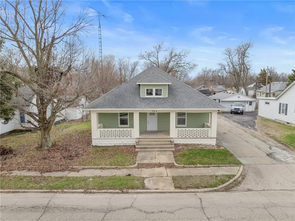 723 N Central Avenue, Paris, IL 61944 - #1