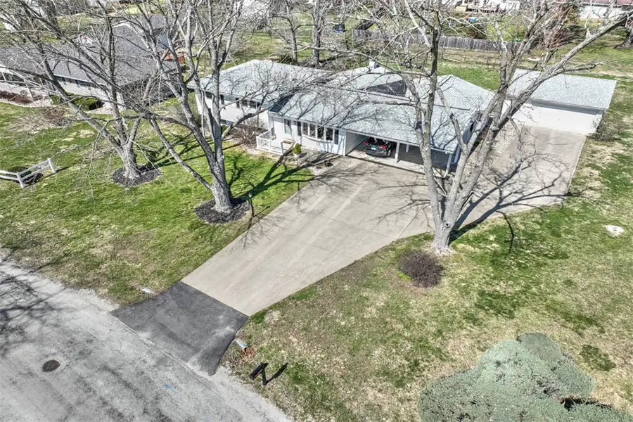 300 South Drive, Mount Zion, IL 62549 - #3