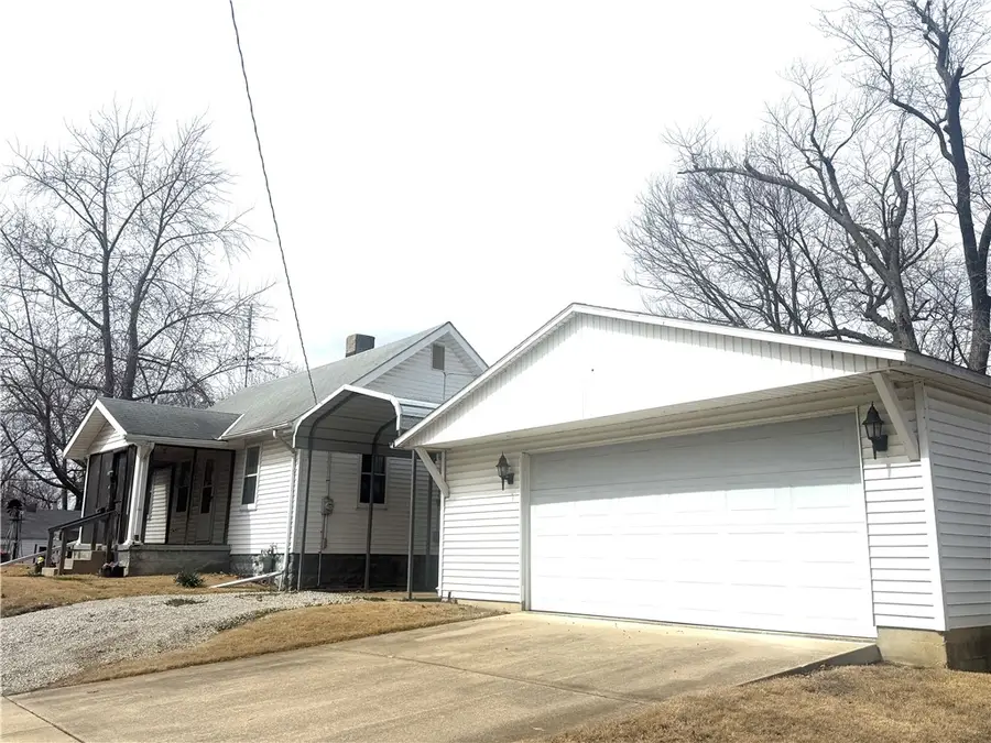 912 E Riverside Avenue, Decatur, IL 62521 - #3