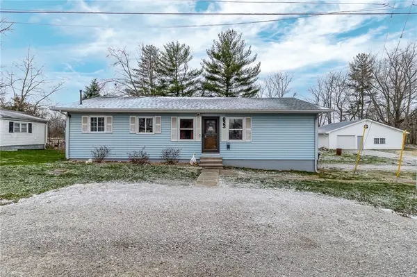 623 N Ash Street, St Elmo, IL 62458