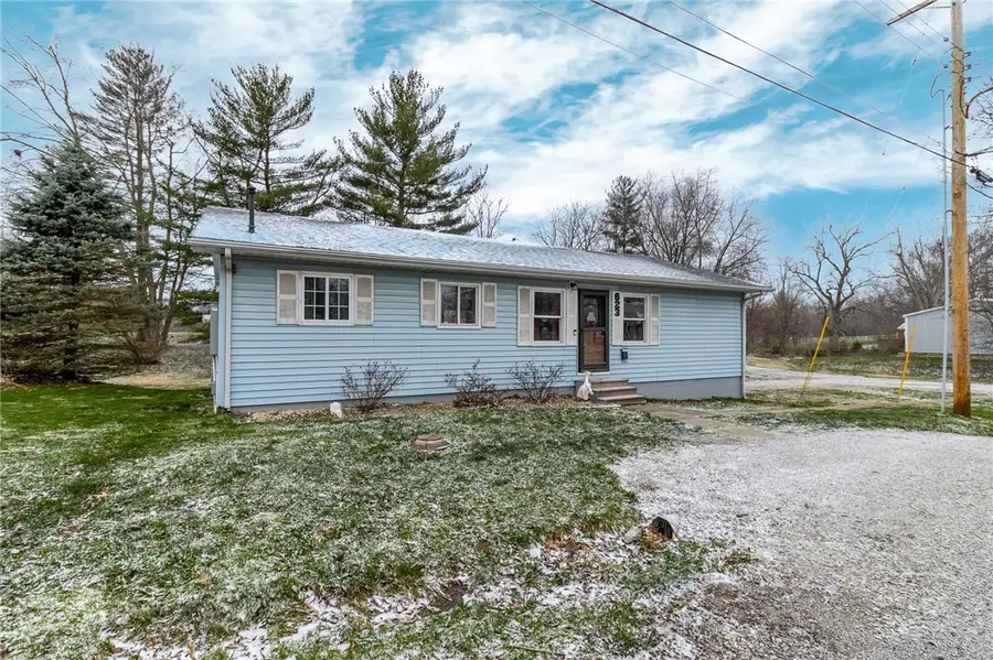 623 N Ash Street, Saint Elmo, IL 62458 - #2