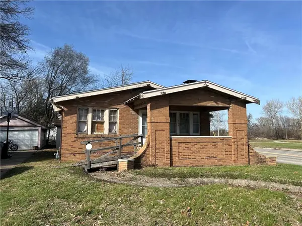 1304 W Riverview Avenue, Decatur, IL 62522