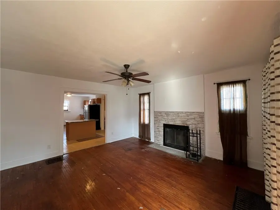 1304 W Riverview Avenue, Decatur, IL 62522 - #3