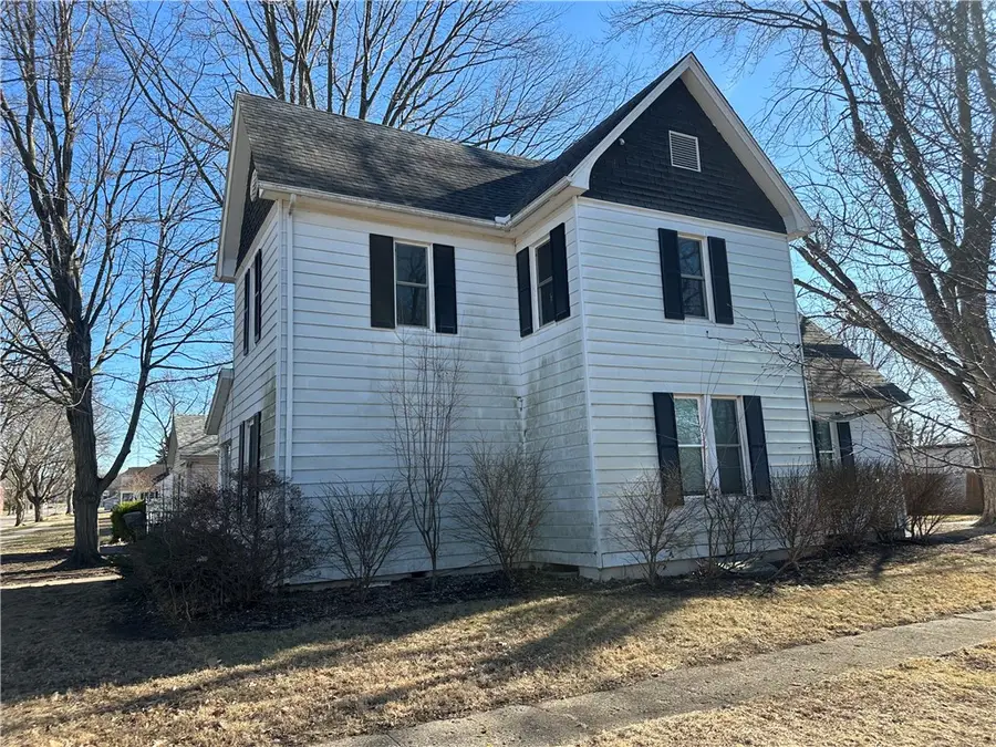 223 N Pine Street, Nokomis, IL 62075 - #3