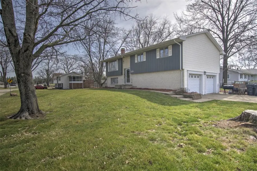 325 W Wildwood Drive, Mount Zion, IL 62549 - #2