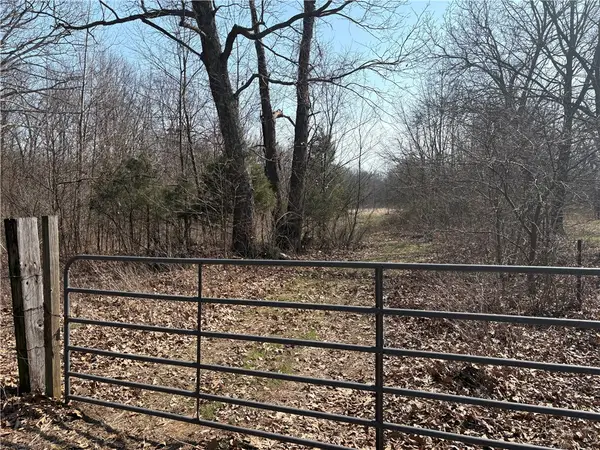 Goshawk Lane, Farina, IL 62838