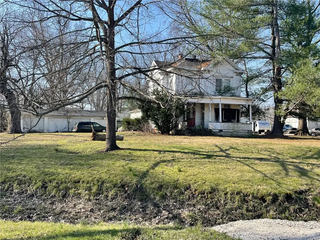 108 W Commercial Street, Strasburg, IL 62465 - #1