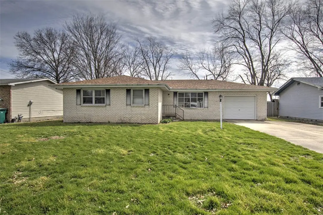 121 W Frantz Street, Cerro Gordo, IL 61818 - #1