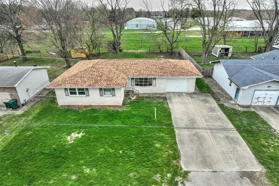 121 W Frantz Street, Cerro Gordo, IL 61818 - #2