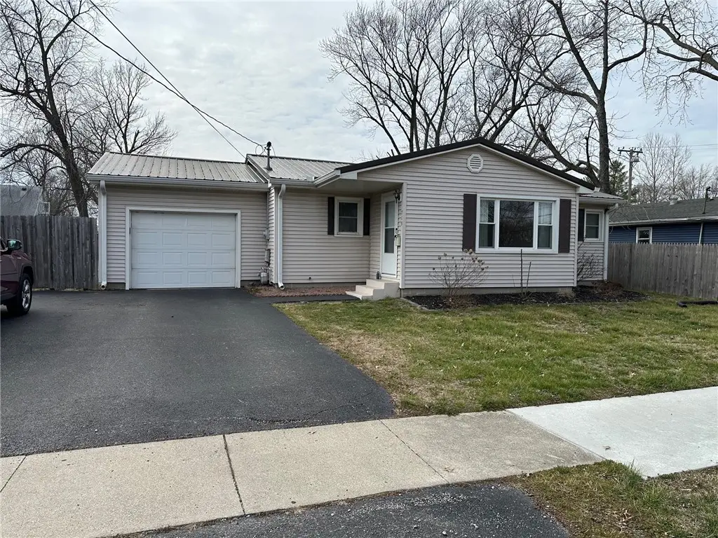 719 N Graham Street, Sullivan, IL 61951 - #1