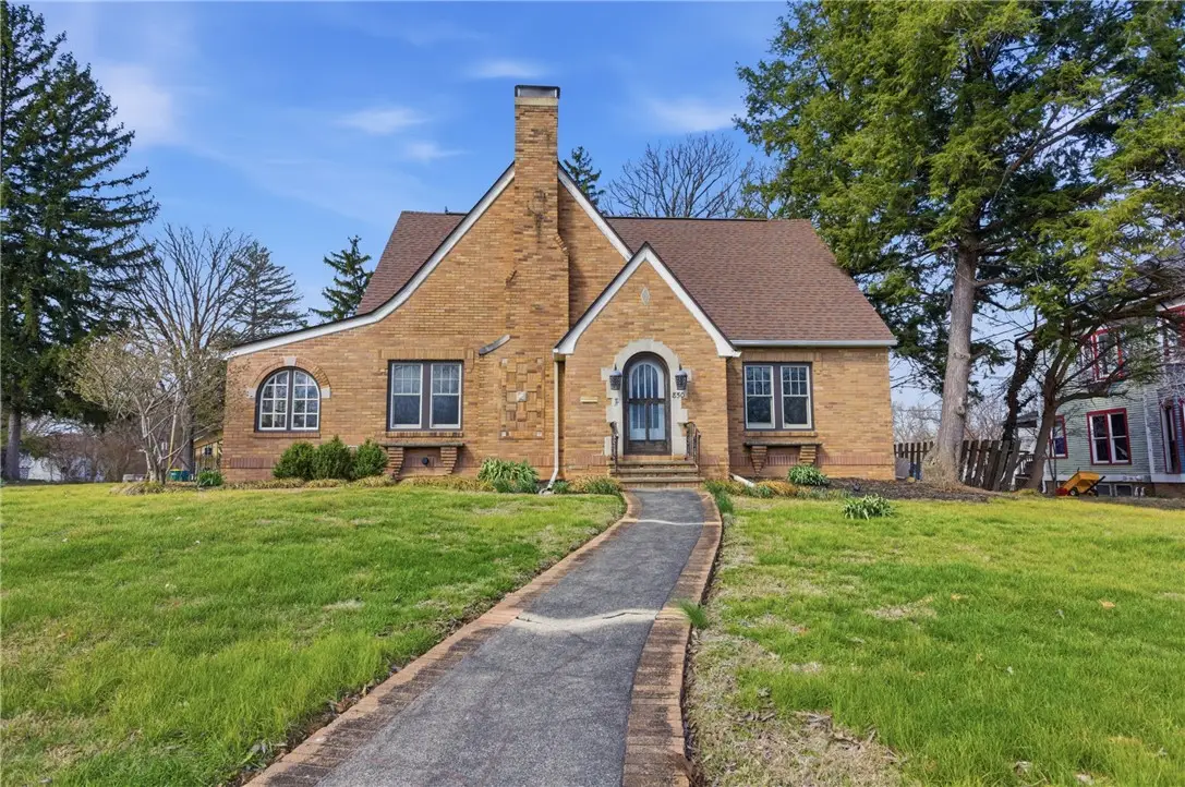 850 6th Street, Charleston, IL 61920 - #1