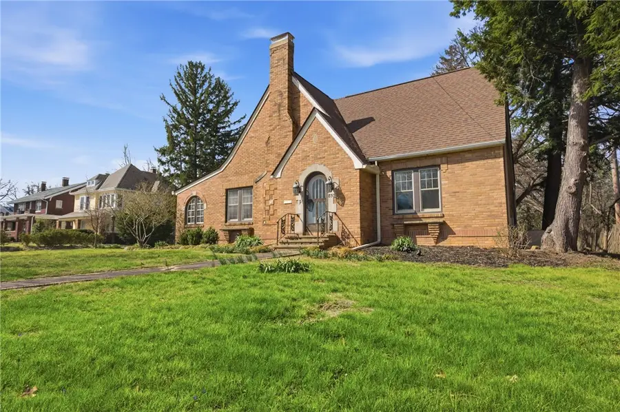 850 6th Street, Charleston, IL 61920 - #2