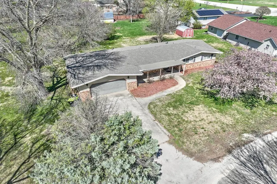 215 E Flora Avenue, Mount Pulaski, IL 62548 - #3