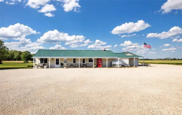 11489 E Clarksville Road, Marshall, IL 62441