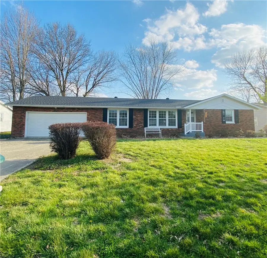 605 Holiday Drive, Effingham, IL 62401 - #2