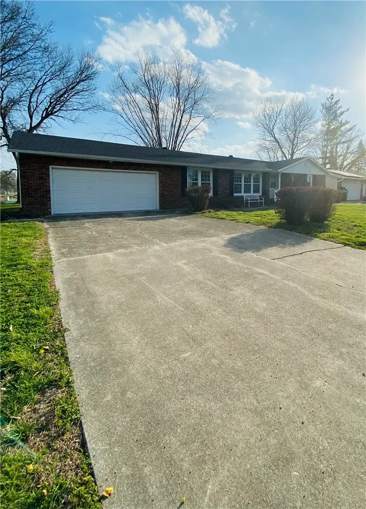 605 Holiday Drive, Effingham, IL 62401 - #3