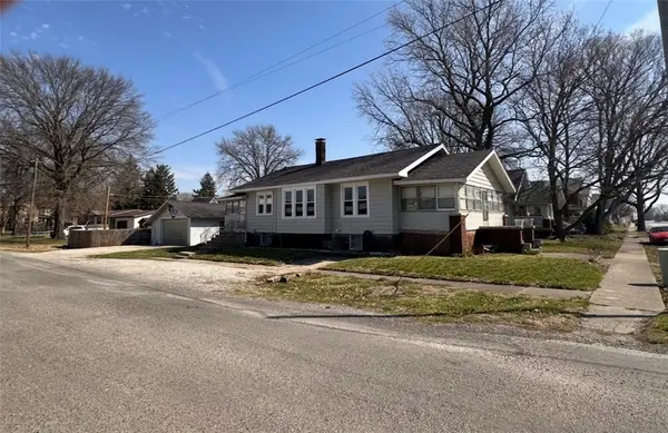 309 W North Street, Stonington, IL 62567