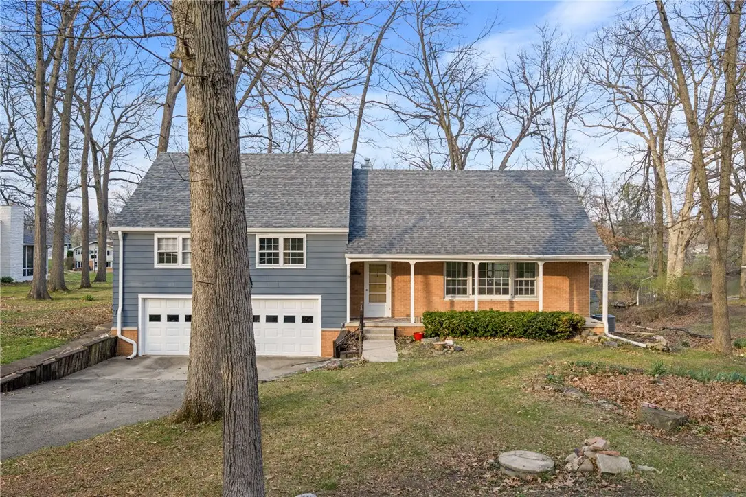 10 Lakewood Drive, Paris, IL 61944 - #1