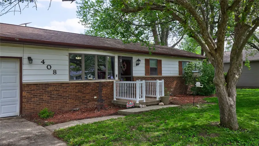 408 N Vine Street, Moweaqua, IL 62550 - #3
