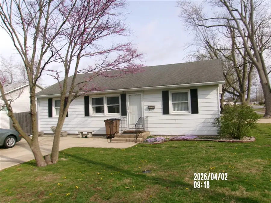 1819 Grant Avenue, Charleston, IL 61920 - #2