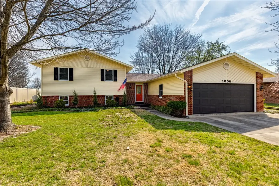 1006 Cardinal Drive, Effingham, IL 62401 - #3