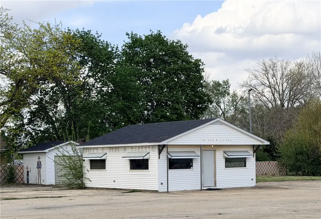 5 S. Henning Road, Danville, IL 61832 - #1