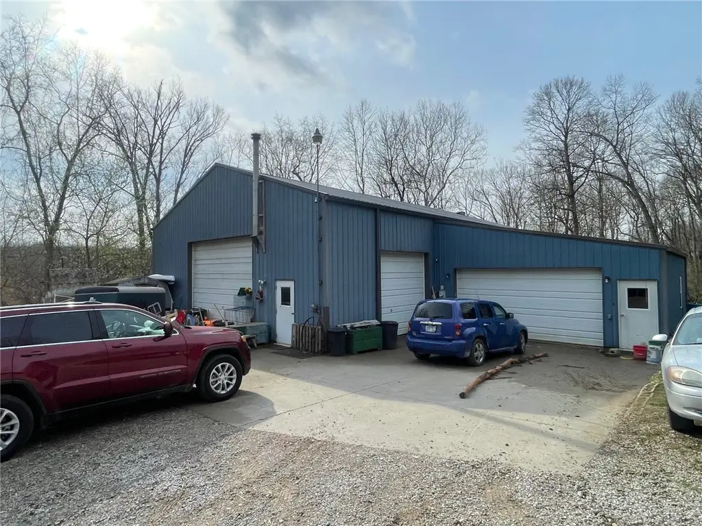 16 Kickapoo Place, Charleston, IL 61920 - #1