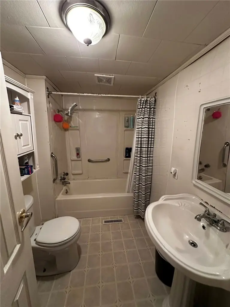 211 Main Street, Willow Hill, IL 62480 - #2