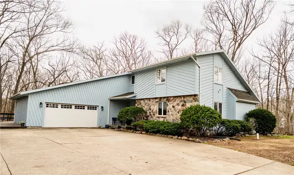 16480 Briarwood Drive, Effingham, IL 62401