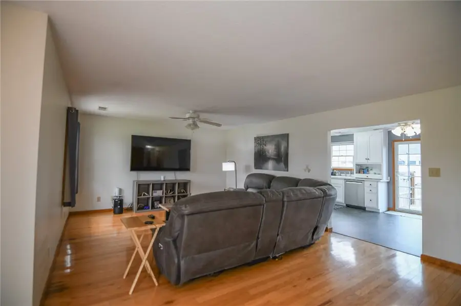 8 Warren Court, Warrensburg, IL 62573 - #3