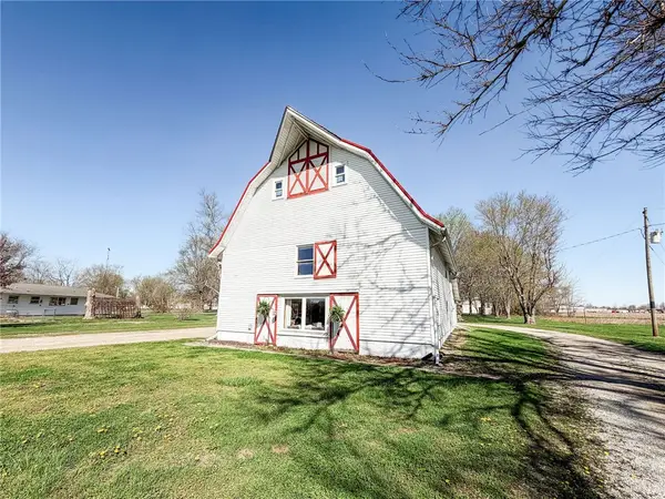 1504 E Main Street, Casey, IL 62420