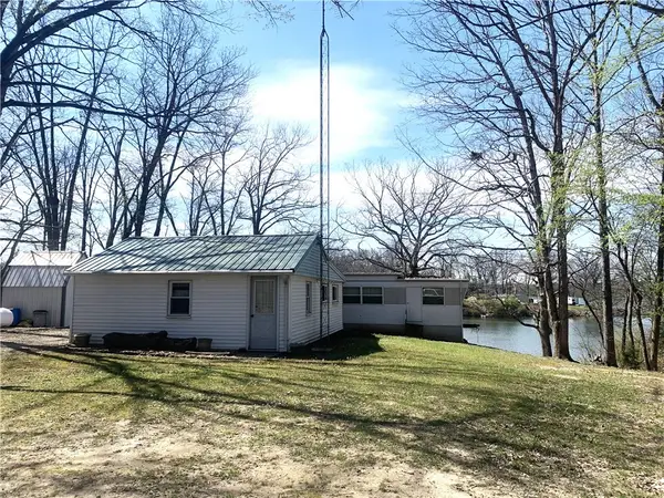 6 Highwater Point, Pana, IL 62557