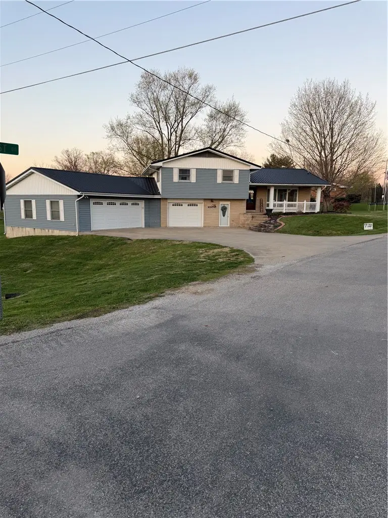 1 Hillcrest Drive, Newton, IL 62448 - #1