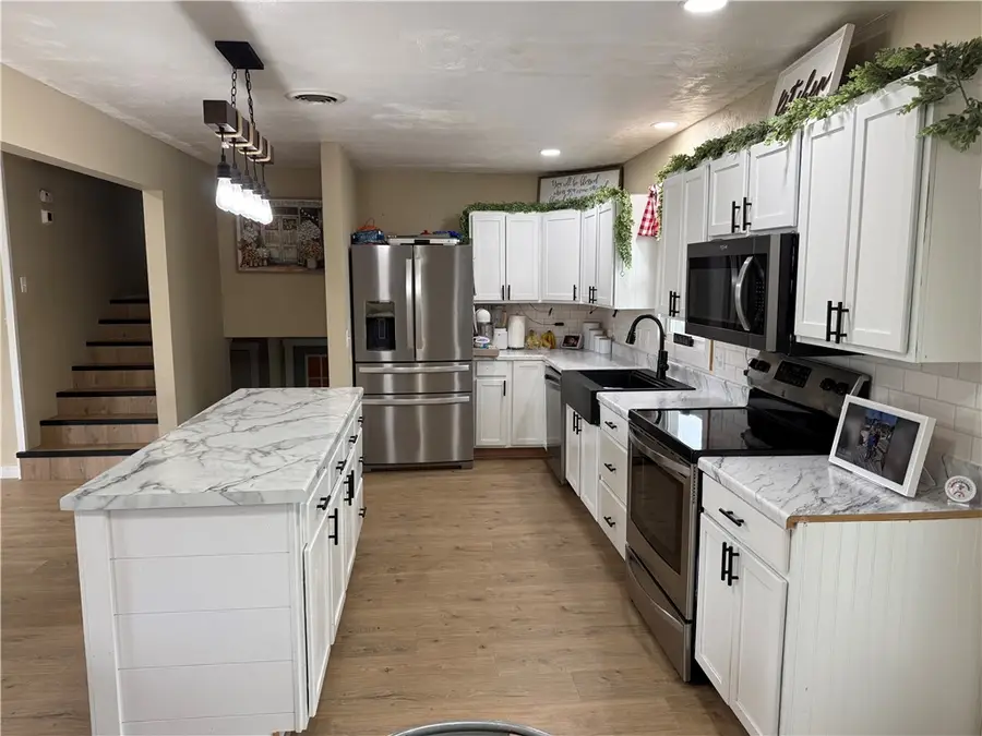 1 Hillcrest Drive, Newton, IL 62448 - #3