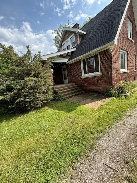 1027 N Griffin Street, Danville, IL 61832